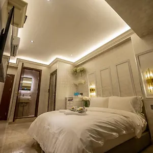 Hotel A @ Between Hilton & Cititel
