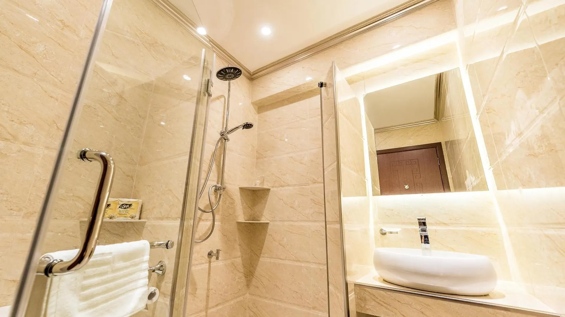Cj Residence - Opposite Public Bank Centre Point Kota Kinabalu